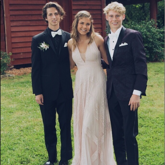 BCBGMaxAzria Light Pink Prom Dress! - Picture 5 of 5